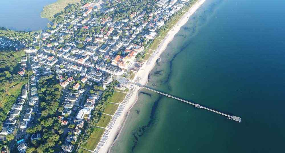 Binz von oben mit Blick auf die Seebrücke