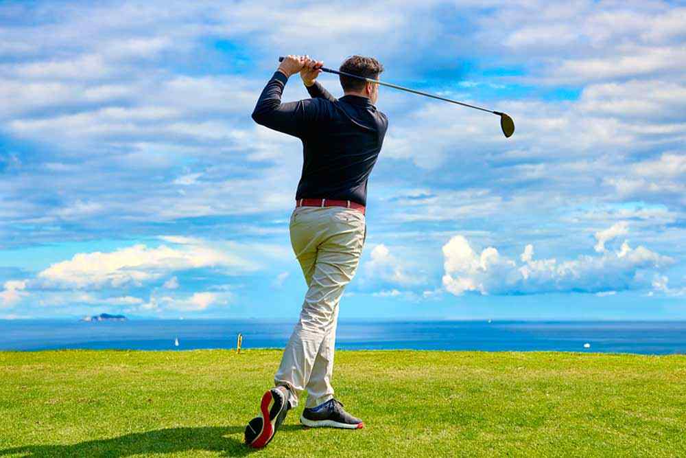 Golf spielen auf Rügen (depositphotos.com)